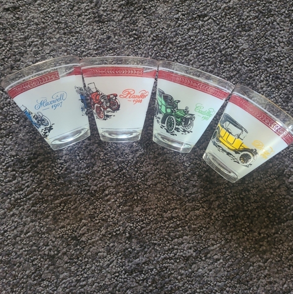 Drinkware-Vintage Car Design - Picture 1 of 12